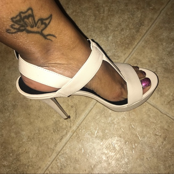 Guess strap Sandals - Picture 5 of 8